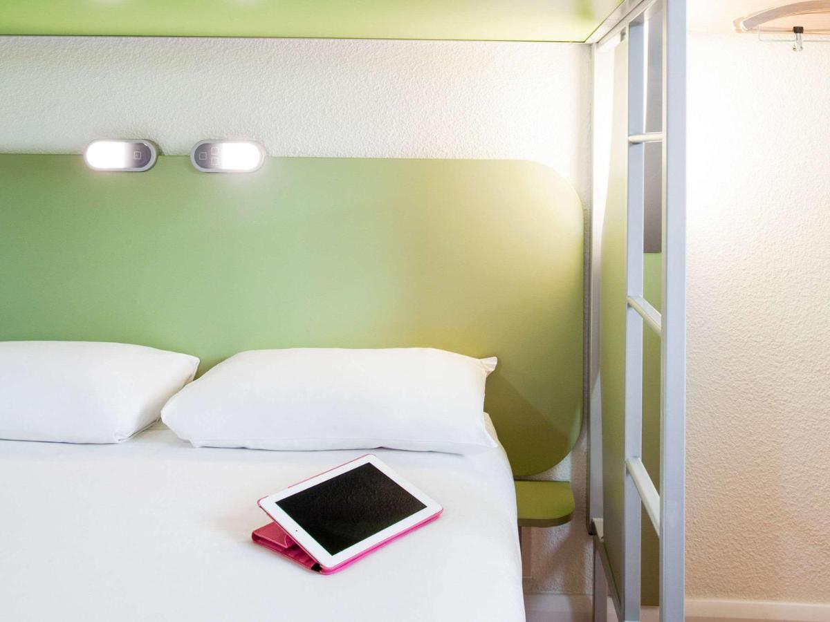 Ibis Budget London Гаунслоу Екстер'єр фото