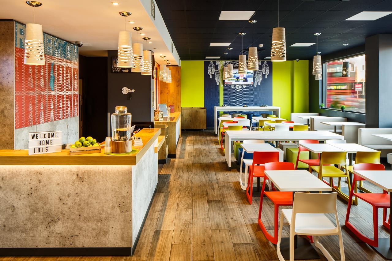 Ibis Budget London Гаунслоу Екстер'єр фото