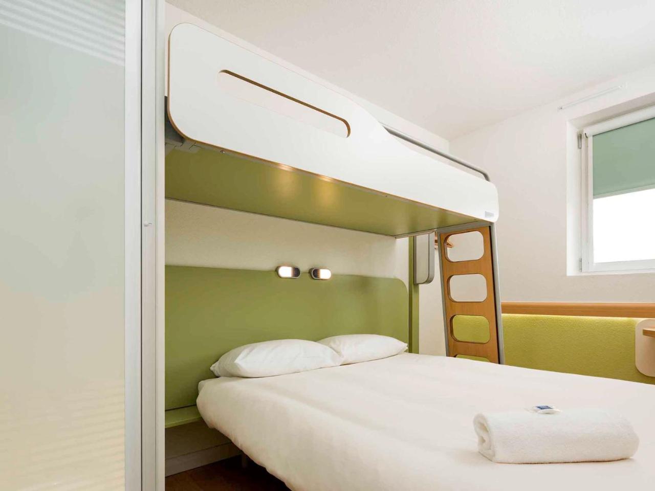 Ibis Budget London Гаунслоу Екстер'єр фото